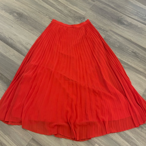Ann Taylor Red Pleated Midi Skirt - Picture 4 of 4